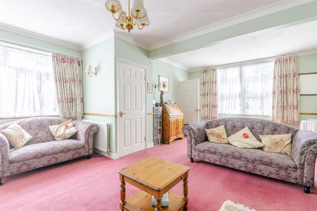 73, Long Lane, Ickenham photo 4
