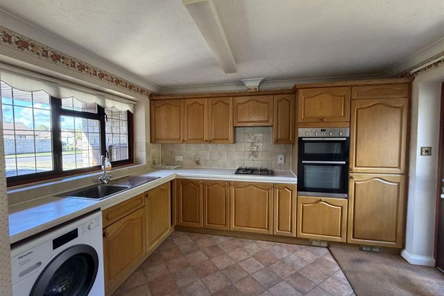 1, Foxglove Close, Gillingham photo 4