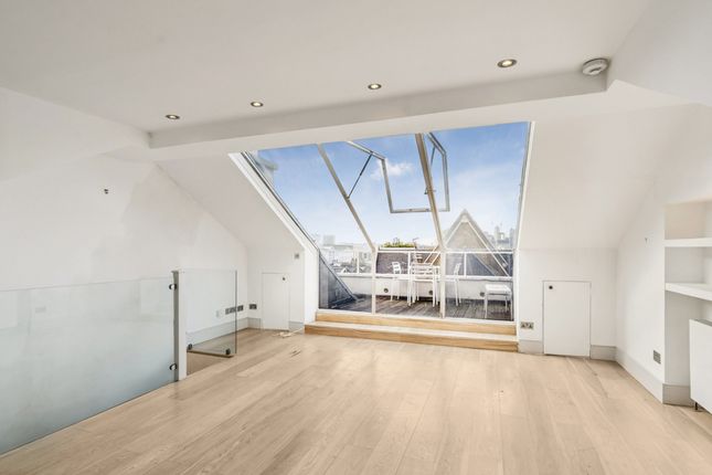 Flat 3, 168, Portobello Road, London photo 3