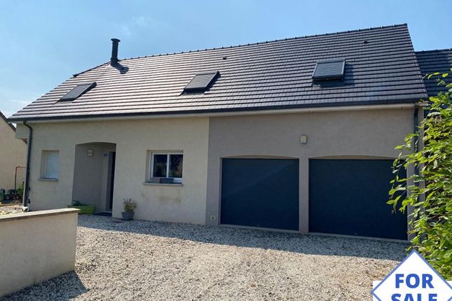 Detached house for sale in Lonrai, Basse-Normandie, 61250, France