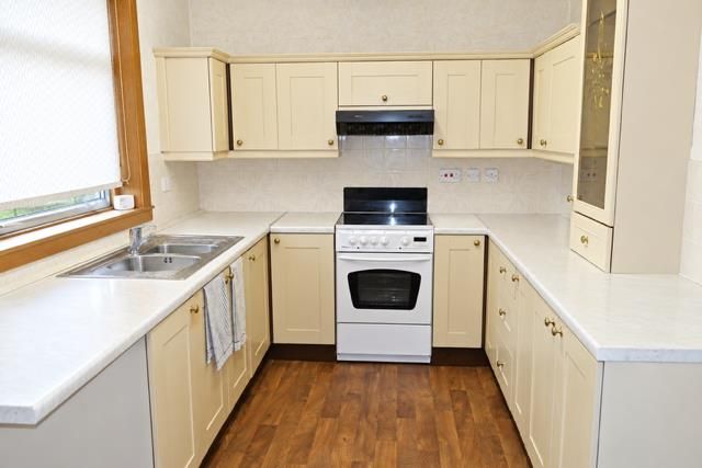 15, Mcneil Crescent, Bathgate photo 2