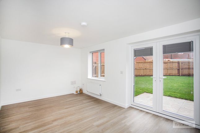 17, Vitellius Close, NUNEATON photo 2