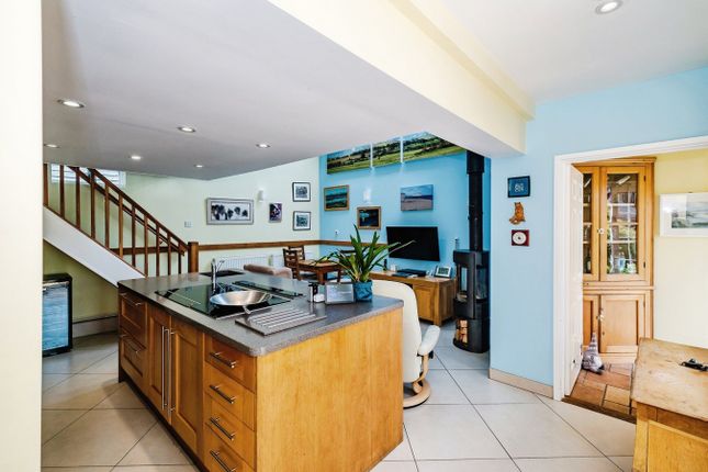 Holly House, Maudlyn Park Way, Steyning photo 4