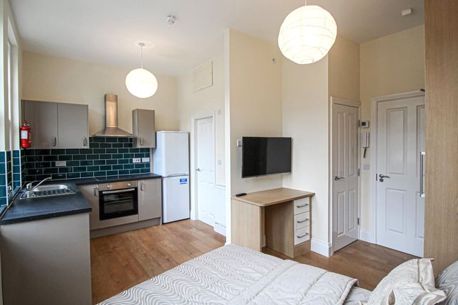 Apt 7 , Fairbairn Residence, 12 Clarendon Road Clarendon Road, Leeds photo 3