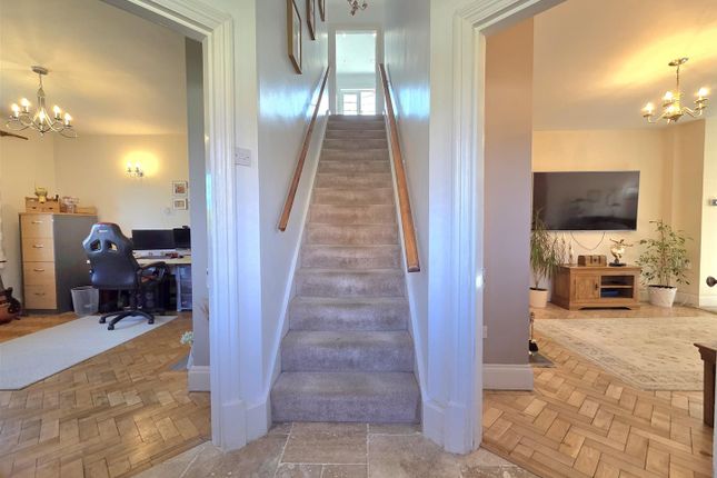 Wallsworth lodge, Tewkesbury Road, Gloucester photo 4