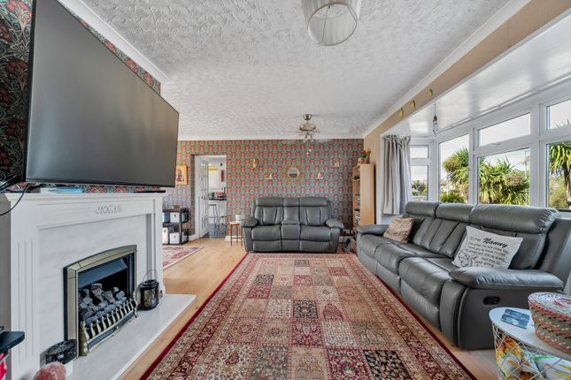 65, Field Barn Drive, Weymouth photo 2