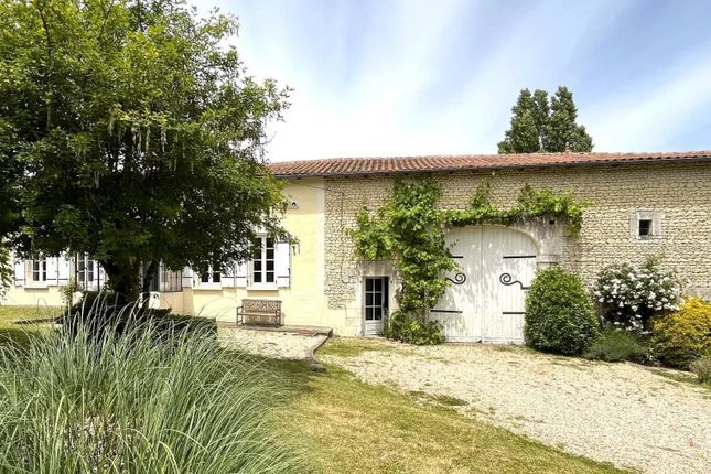 Thumbnail Long&egrave;re for sale in Challignac, Poitou-Charentes, 16300, France