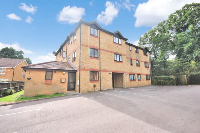 Thumbnail Flat for sale in Bentley Close, Bishop's Stortford