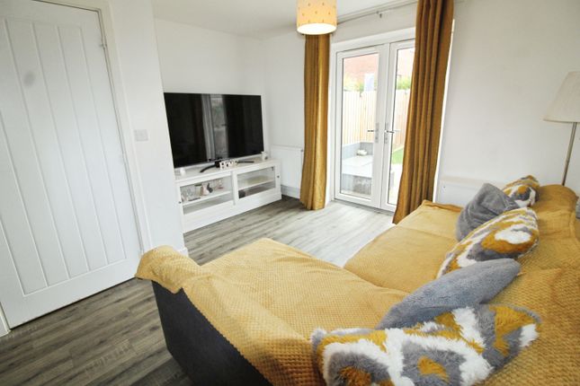 59, Hutchings Drive, Exeter photo 4