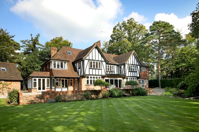 Thumbnail Detached house to rent in Manor Lane, Gerrards Cross