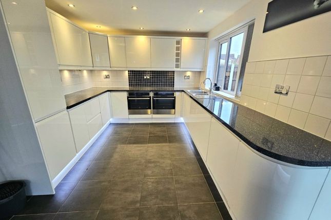 16, Ambleside, Nottingham photo 2