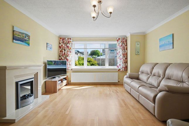 17, Coll Gardens, Irvine photo 4