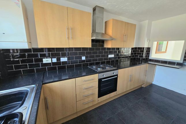 32 Llys Eglwys, Bridgend photo 4