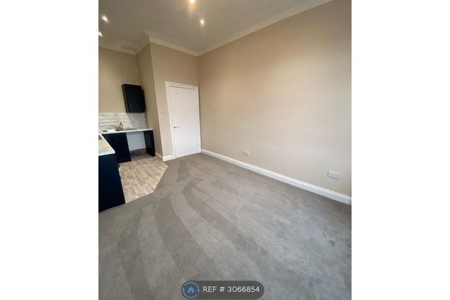 Flat, Station Road, Dumbarton photo 4