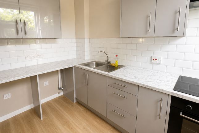 1-bed flat on Flat C, 6, West Parade, Lincolnshire, £550/mo