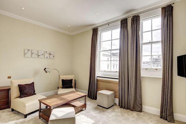 Flat 4, 104 Eaton Place, London photo 3