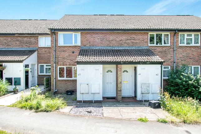 Carisbrooke Court, New Milton photo 2