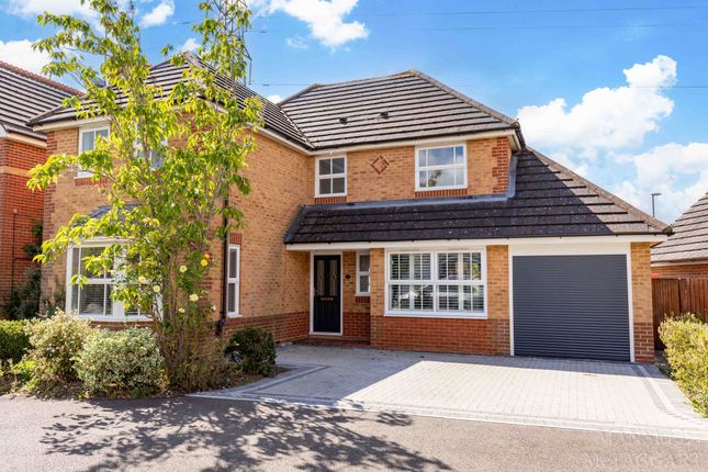 Thumbnail Detached house for sale in Purley Close, Maidenbower