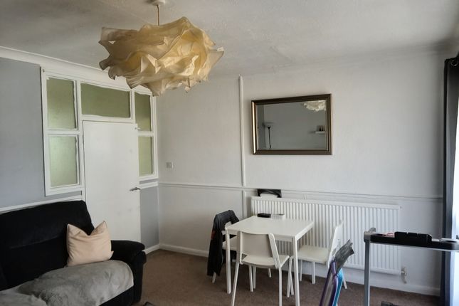 37, Stonesdale, Luton photo 4