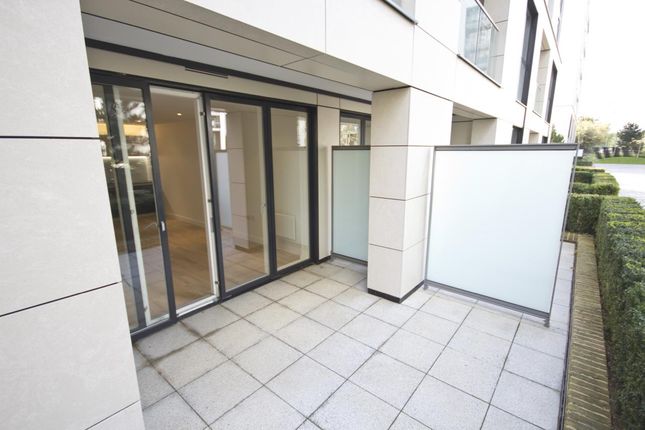 4 Masson House, Pump House Crescent, Brentford photo 3