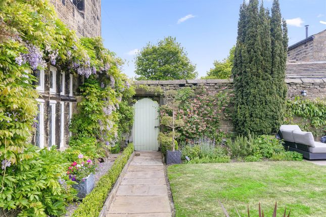 Eldwick Hall, Otley Road, High Eldwick photo 4
