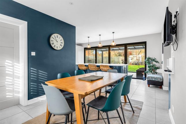 2, Youngs Rise, Welwyn Garden City photo 4