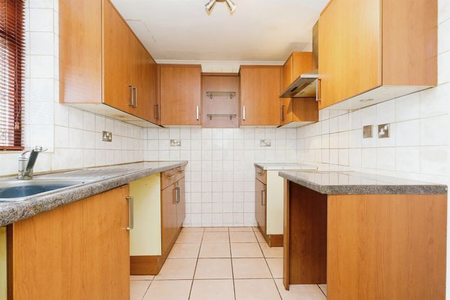 End terrace house for sale in Willow Garth Avenue, Leeds