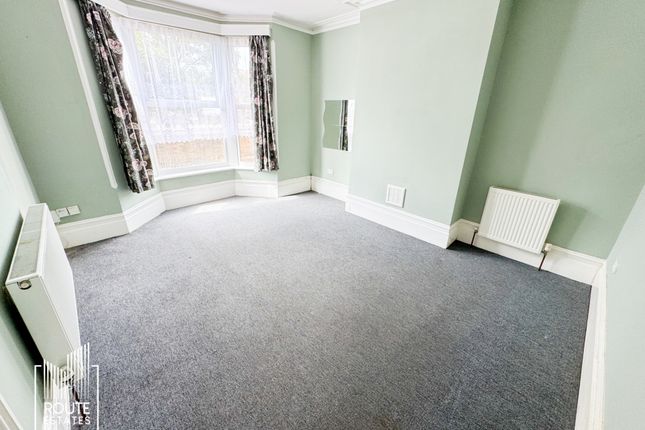 Room 1 667, Hertford Road, Greater London photo 3