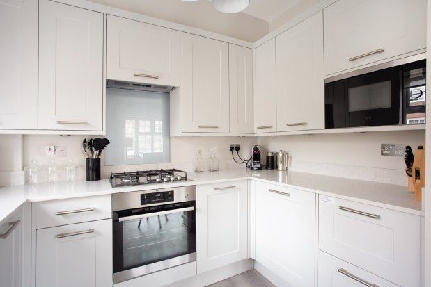 Flat to rent in Whiteheads Grove, London