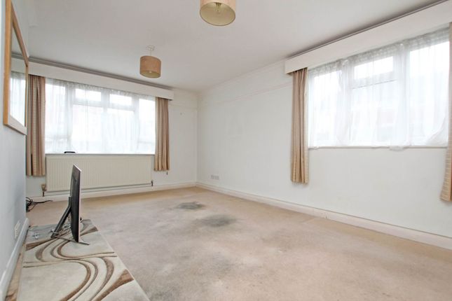 Flat 1, Moat House, Moat Croft Road, Eastbourne photo 3