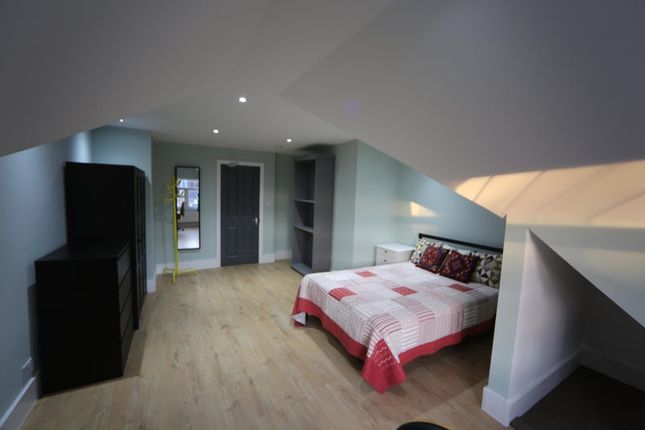 Thumbnail Property to rent in Kent Road, Gravesend