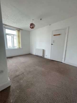3, Mavis Street, Bradford photo 5