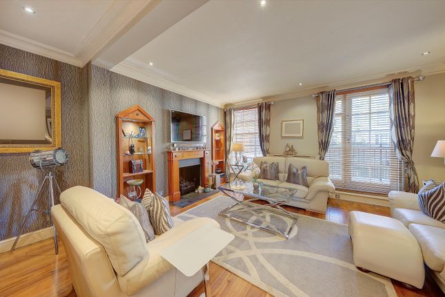 Thumbnail Terraced house for sale in Lindsay Square, London