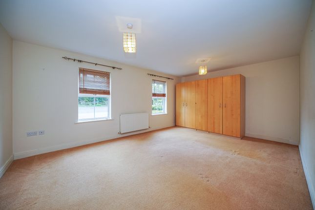 Flat 6, Buckingham photo 4