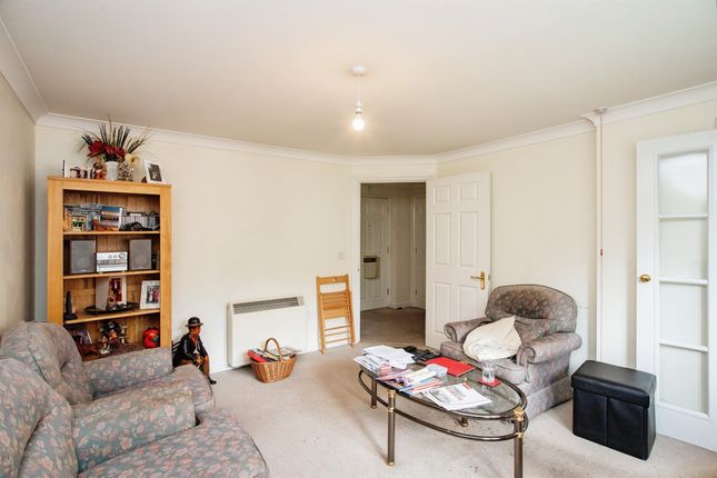 Property for sale in Sheepcot Lane, Leavesden, Watford