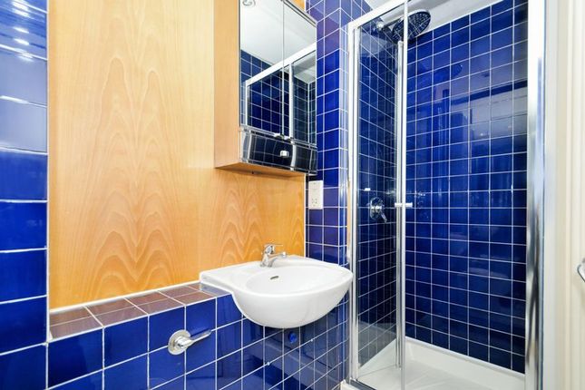 Flat 407, Naylor Building, East, Adler Street, London photo 4