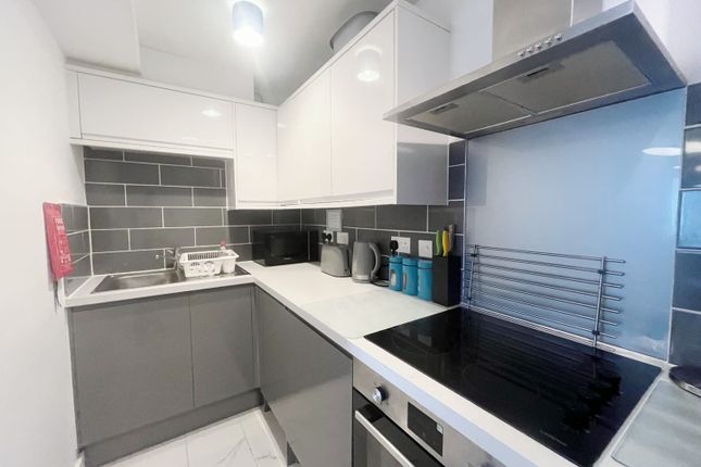Flat 3, Belle Vue Court, Easton, Bristol photo 3