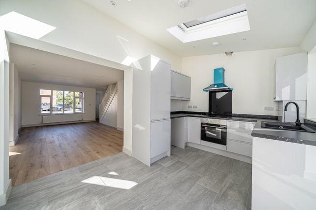 72, Farm Road, Esher photo 4
