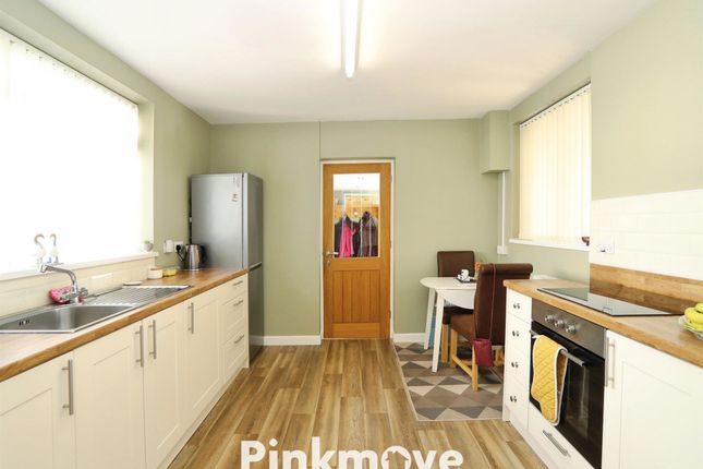 5, Cefn Court, Newport photo 3