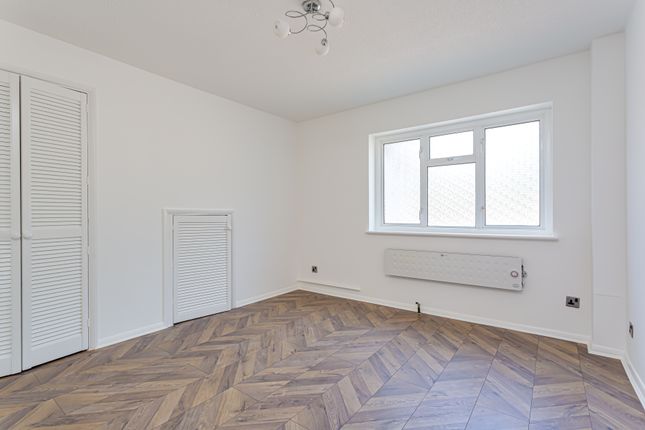 22, Chatsworth Place, Surrey photo 4