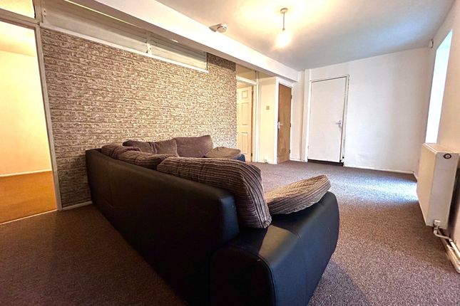 99b High Street, Bridgend photo 5
