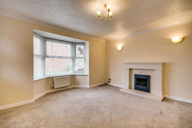 Murray Close, Cheltenham photo 3