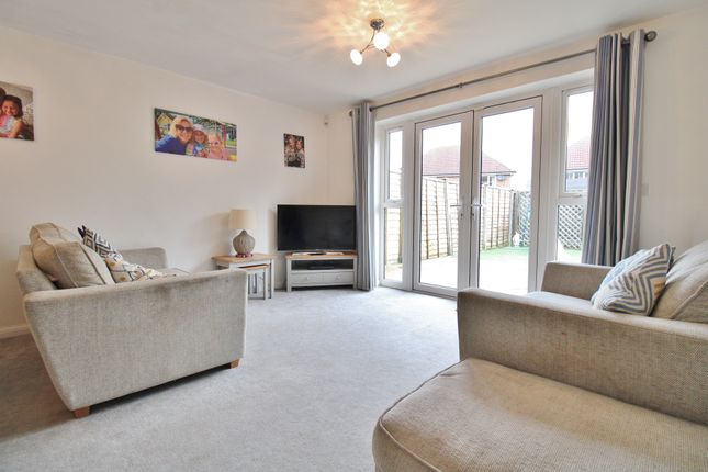 40, Cockerell Close, Lee-on-the-Solent photo 4