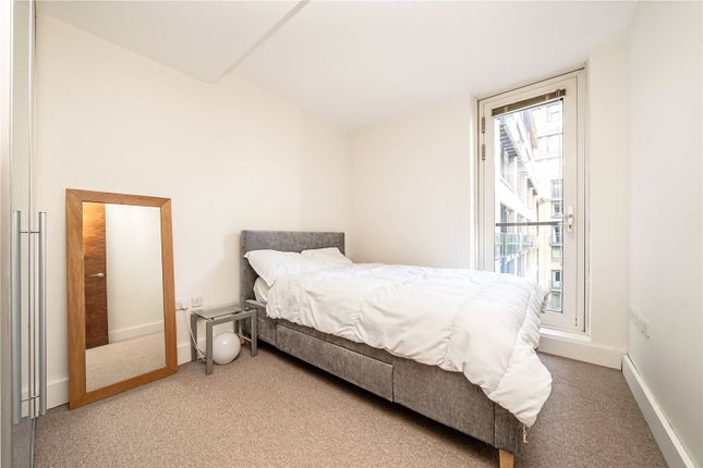 Flat for sale in Peninsula Apartments, 4 Praed Street, London