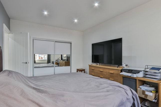 Flat for sale in Princes Avenue, Hull