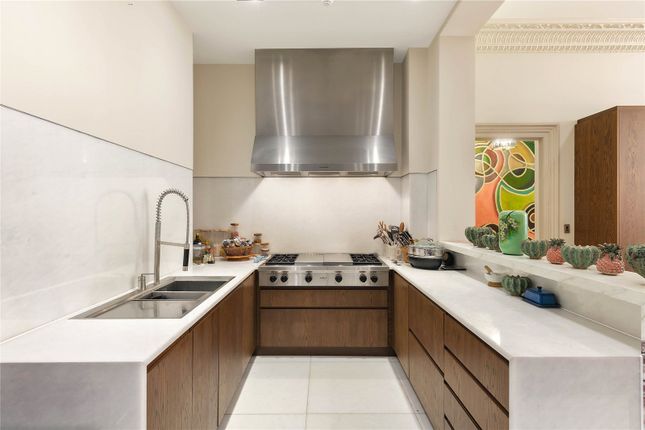 21, Earl's Court Square, London photo 4