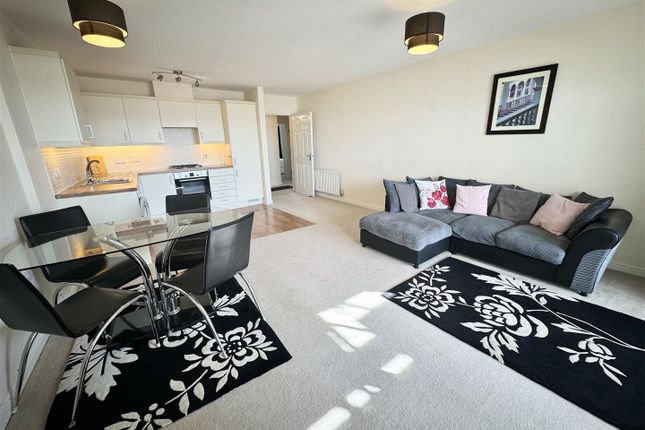 Flat 25, Guillemot House, Norton Way, Poole photo 4