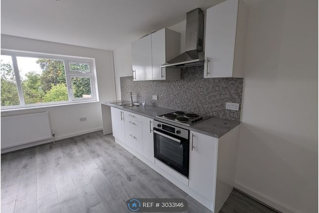 Flat A  Bury New Road, Prestwich, Manchester photo 5