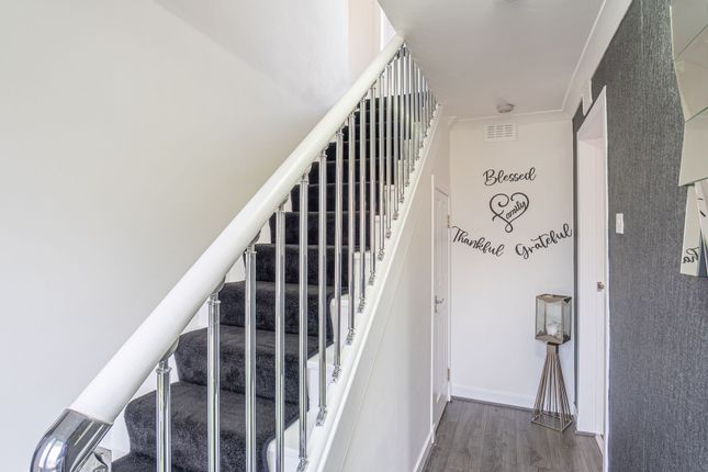 29 Glenclora Drive, Paisley photo 3