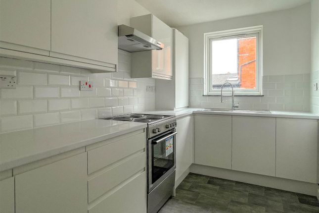 42 Cameron Court, St Andrews Road, Malvern photo 2